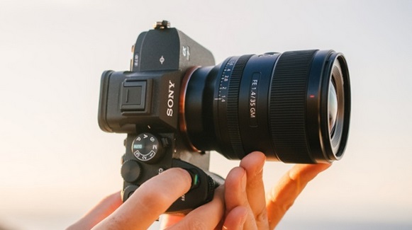 the-journal-digital-camera-world-sony-a7-revealed