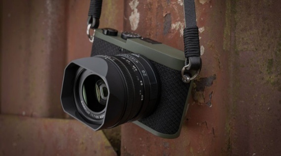 the-journal-digital-camera-review-leica-black-and-white-camera-monochrom-reporter